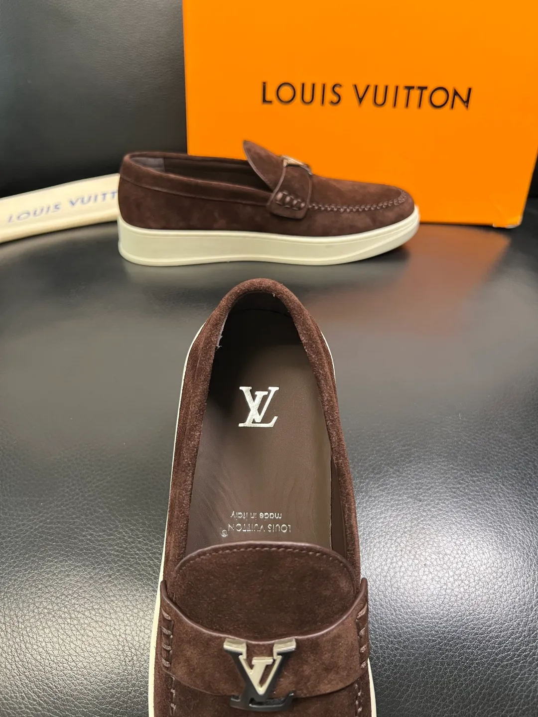 Men's shoes 💰740 Lv high quality top crafts Louis Vuitton, sports sneakers counter synchronization, uppers imported from Italy, high-quality splicing colorful complex crafts, imported mesh pads soft and comfortable, soles: original soles specially provided by the original factory, T men's shoes 💰U exclusive movable molded soles super comfortable, original factory single goods, code number 38-44 (customized 45)